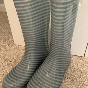 UGG rainboots size 3- kids